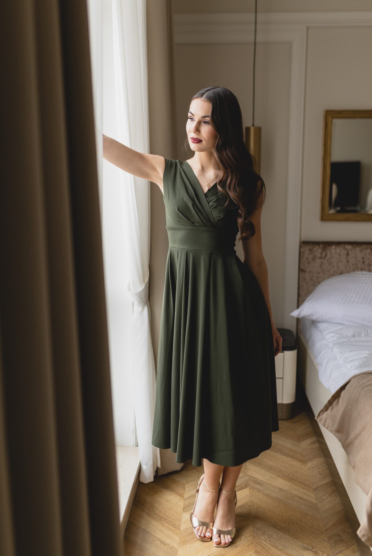 Sukienka Mirabelle deep green - obrazek 2