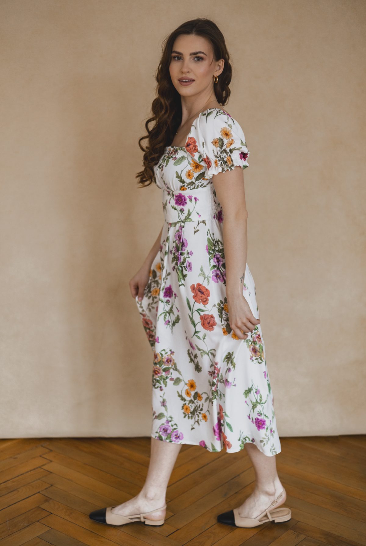 Sukienka Suzanne flowers in white