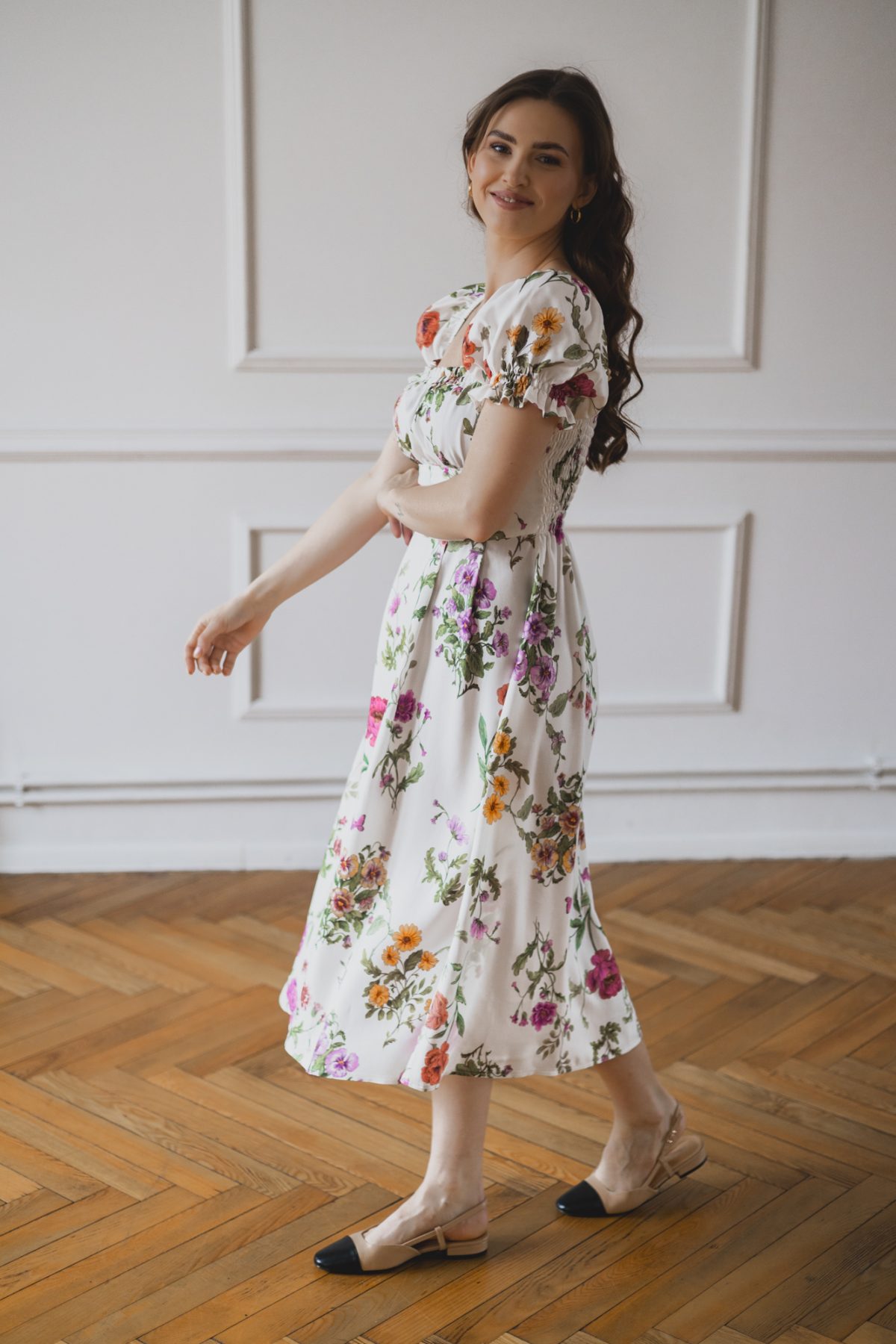 Sukienka Suzanne flowers in white