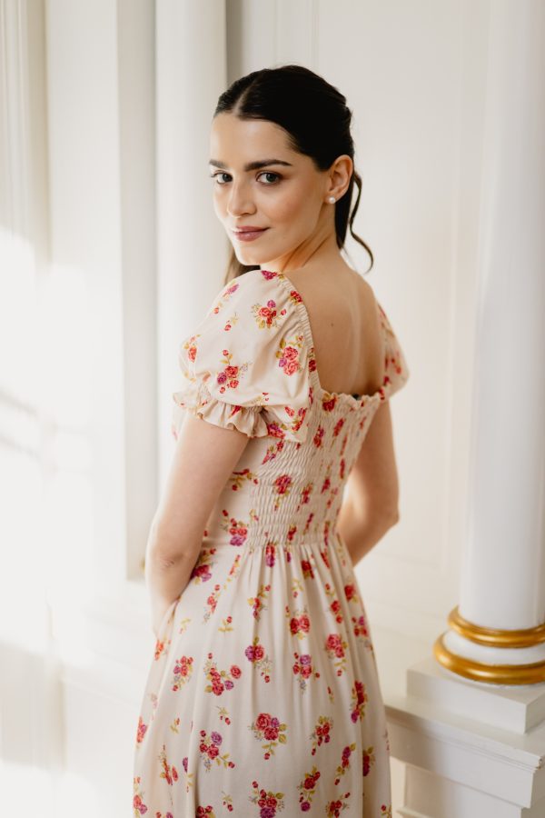 Sukienka Suzanne Flowers in Cream